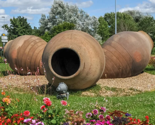 Rond point à Jouy-le-Potier.