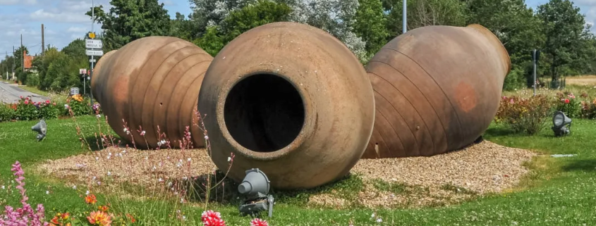 Rond point à Jouy-le-Potier.