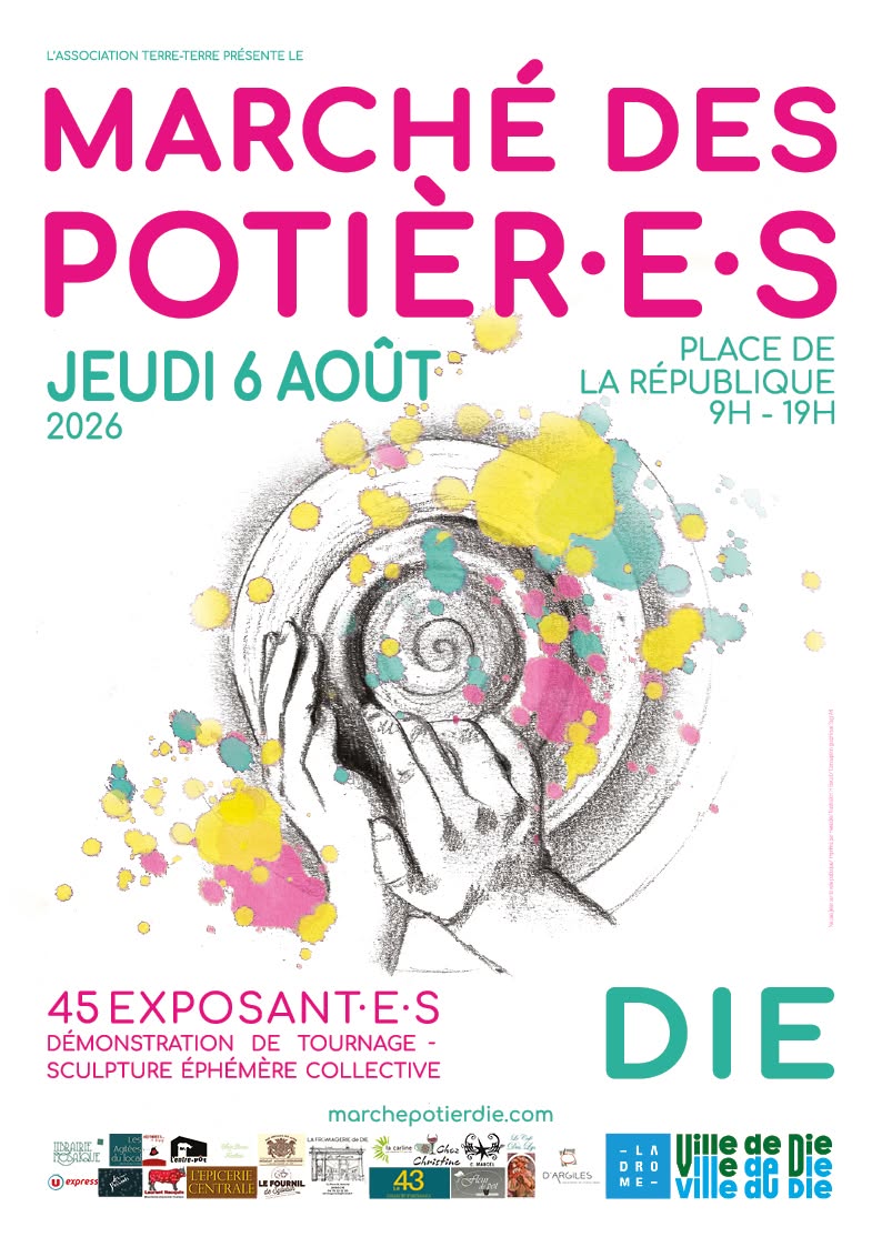 Marché des potiers à Die: ambiance conviviale avec artisans locaux, démonstrations de tournage et sculptures collectives.